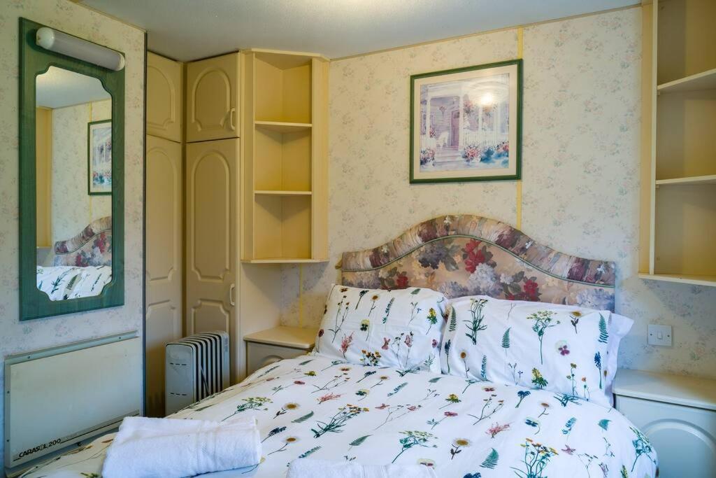 Wind In The Willows: Sleeps 4, Kitchen, Bathroom, Lounge, Wifi Napton on The Hill Exterior foto