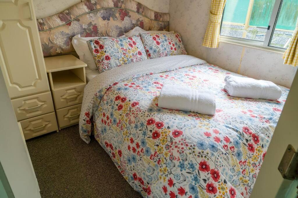 Wind In The Willows: Sleeps 4, Kitchen, Bathroom, Lounge, Wifi Napton on The Hill Exterior foto