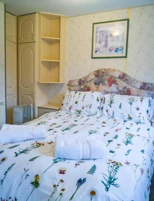 Wind In The Willows: Sleeps 4, Kitchen, Bathroom, Lounge, Wifi Napton on The Hill Exterior foto