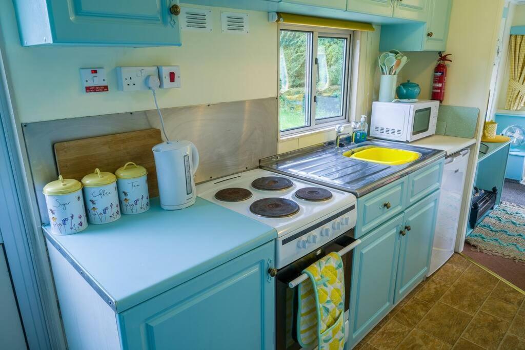 Wind In The Willows: Sleeps 4, Kitchen, Bathroom, Lounge, Wifi Napton on The Hill Exterior foto